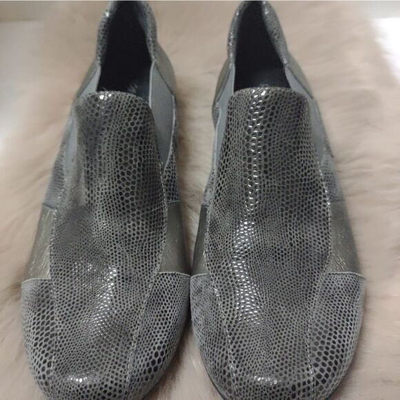 Vaneli
Sport Aroma Round toe Shoe - Picture 2 of 6